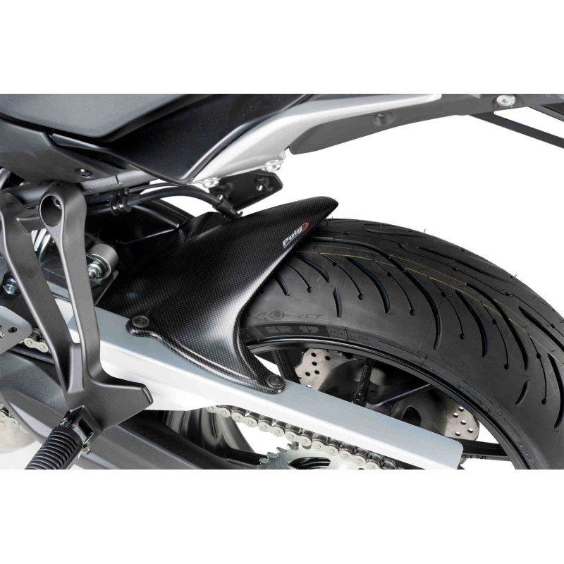 Garde boue arriere PUIG pour Yamaha MT 07 Tracer simili carbone vue 2